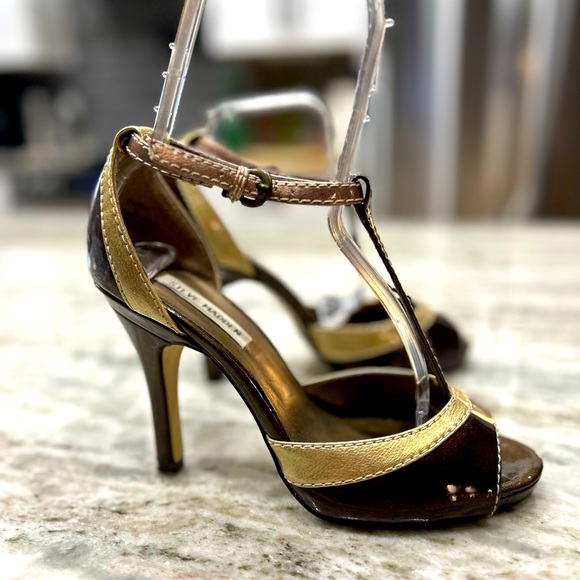 Steve Madden Patent Leather Brown/Gold T-Strap Shoes - Picture 1 of 11